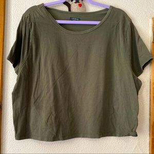 green cropped tee
